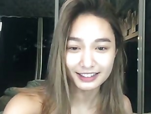 Sachzna laparan nipple slip viral video