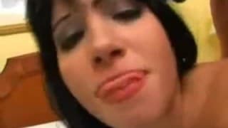 Une dilatation anale pour Rebeca Linares