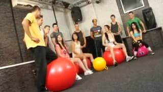 Une partouze géante avec des bisexuels