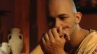 La double pénétration Angel Dark adore ça!