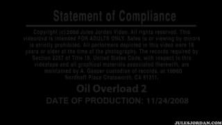 Kelly Divine est une salope qui va se faire démonter