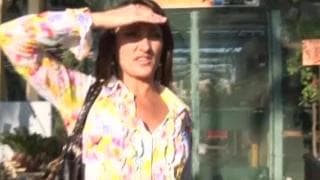 Ces deux cochonnes partagent un homme bien gaulé