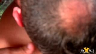 Jeune fille bourrée se fait bourrer la chatte