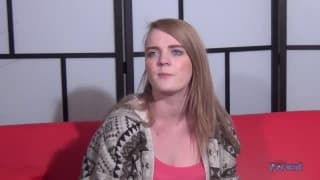 Quand une jolie blonde s’occupe de son pénis !