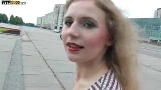 Virginia Still offre son cul à un homme