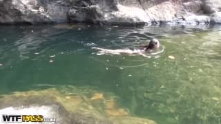 Abbey joue avec Slava et c’est trop bon