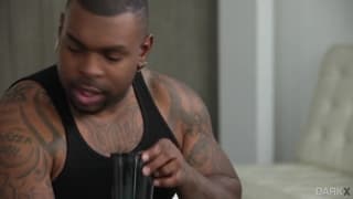 Casey Calvert après les cours se tape deux mecs