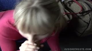 Magnifique blonde qui se fait prendre